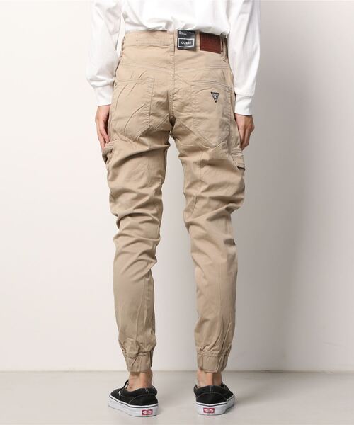 Guess（ゲス）の「Cargo Jogger Pants（カーゴパンツ・メンズ・ベージュ/オリーブ・30inch/28inch/29inch/31inch/32inch）」の3枚目の写真