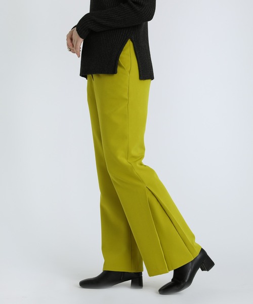 select MOCA(セレクトモカ)の「ハイウエストサイドタックフレアパンツ(スラックス・レディース・ブラック/ライトオリーブ/バーガンディー・SMALL/MEDIUM)」の1枚目の写真