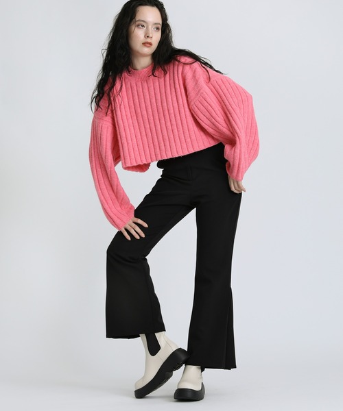 select MOCA(セレクトモカ)の「ハイウエストサイドタックフレアパンツ(スラックス・レディース・ブラック/ライトオリーブ/バーガンディー・SMALL/MEDIUM)」の2枚目の写真