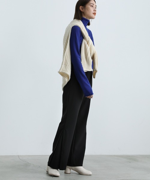 select MOCA(セレクトモカ)の「ハイウエストサイドタックフレアパンツ(スラックス・レディース・ブラック/ライトオリーブ/バーガンディー・SMALL/MEDIUM)」の19枚目の写真