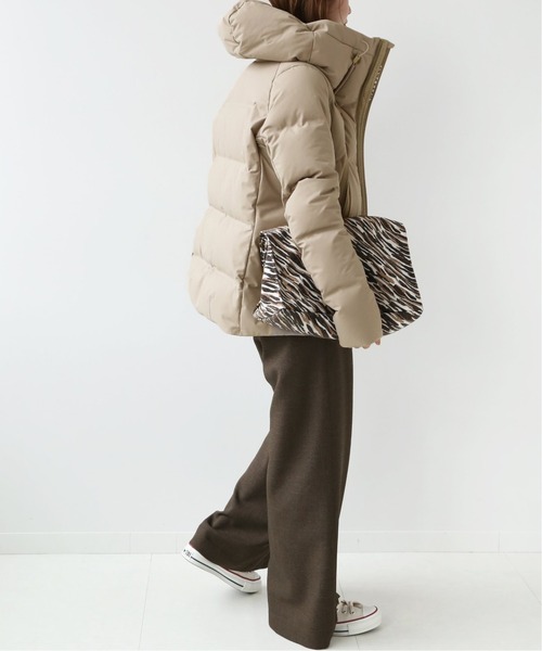 DESCENTE ALLTERRAIN（デサント　オルテライン）の「《別注》【DESCENTE ALLTERRAIN】MOUNTAINEER-L：ダウンジャケット◆（ダウンジャケット/コート・レディース・ベージュ・LARGE/MEDIUM）」の3枚目の写真