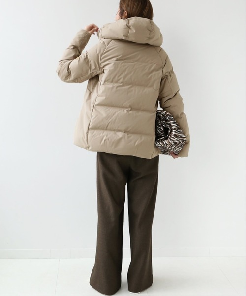DESCENTE ALLTERRAIN（デサント　オルテライン）の「《別注》【DESCENTE ALLTERRAIN】MOUNTAINEER-L：ダウンジャケット◆（ダウンジャケット/コート・レディース・ベージュ・LARGE/MEDIUM）」の4枚目の写真