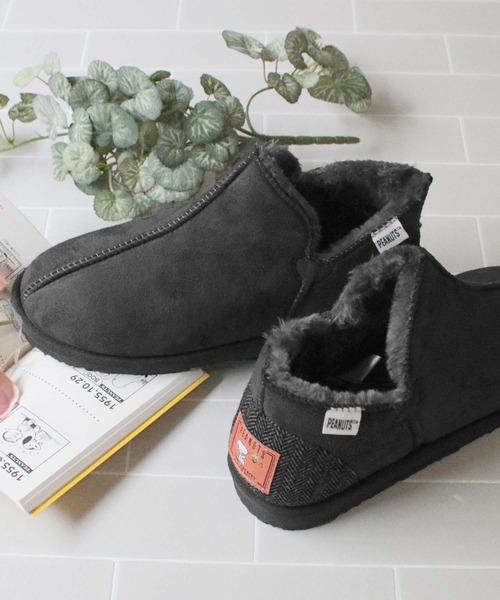 BETTY CLUB(ベティクラブ)の「公式PEANUTS SNOOPYもこもこショートブーツ(ブーツ・レディース・ブラック/グレー/ダークベージュ・LL/S/M/L)」の1枚目の写真