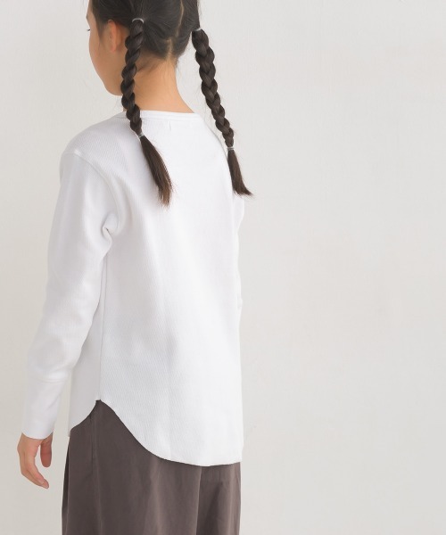 OMNES（オムネス）の「キッズ ハニカム裾ラウンド　長袖プルオーバー（Tシャツ/カットソー・キッズ・ホワイト/ライトグレー/ブラック/ブラウン/グレー系その他/ラベンダー・100/110/120/130/140）」の11枚目の写真