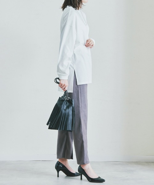 Fizz(フィズ)の「【Fizz/フィズ】 スリット入りチュニック丈ロンTee(チュニック・レディース・ホワイト/ブラック/ベージュ/グレイッシュベージュ・M/L)」の14枚目の写真