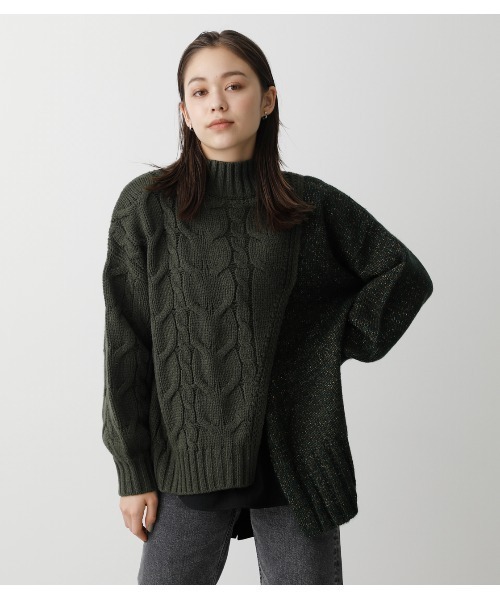 AZUL by moussy（アズールバイマウジー）の「ASYMMETRY CABLE KNIT TOPS/アシメトリーケーブルニットトップス（ニット/セーター・レディース・ダークグリーン/ブラック/ベージュ/マジェンタ・MEDIUM/SMALL）」の5枚目の写真