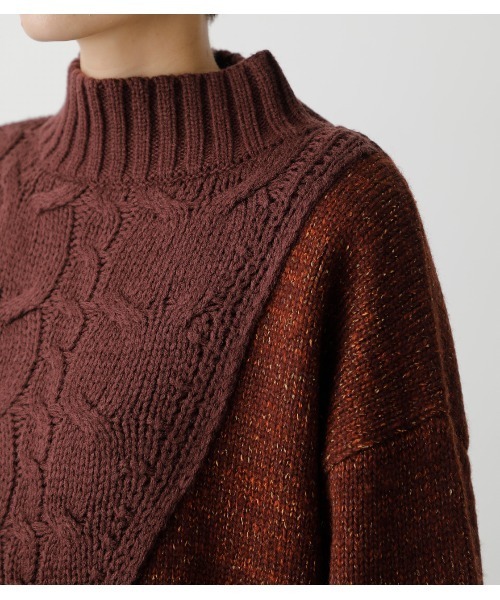 AZUL by moussy（アズールバイマウジー）の「ASYMMETRY CABLE KNIT TOPS/アシメトリーケーブルニットトップス（ニット/セーター・レディース・ダークグリーン/ブラック/ベージュ/マジェンタ・MEDIUM/SMALL）」の12枚目の写真