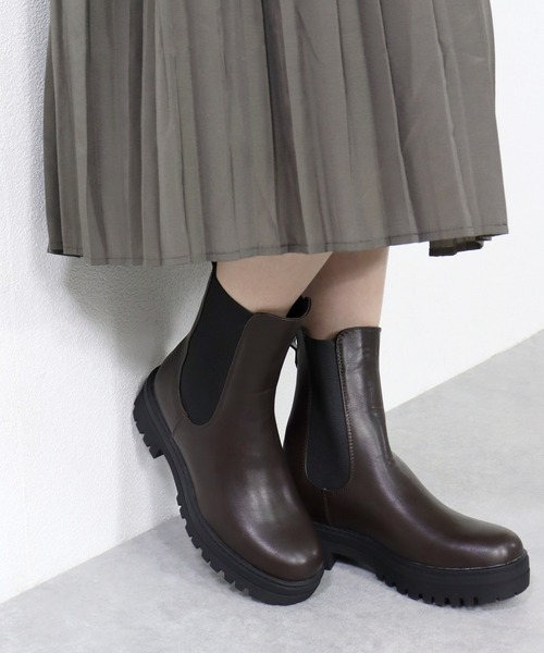 LibertyDoll(リバティードール)の「Libety Doll / トラックソールチェルシーブーツ (9086)(ブーツ・レディース・ブラック/ダークブラウン/アイボリー・40/38/39/41/42/36/37)」の8枚目の写真