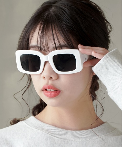 SPINNS（スピンズ）の「スクエアサングラス（サングラス・メンズ・ホワイト/ブラック・ONESIZE）」の5枚目の写真