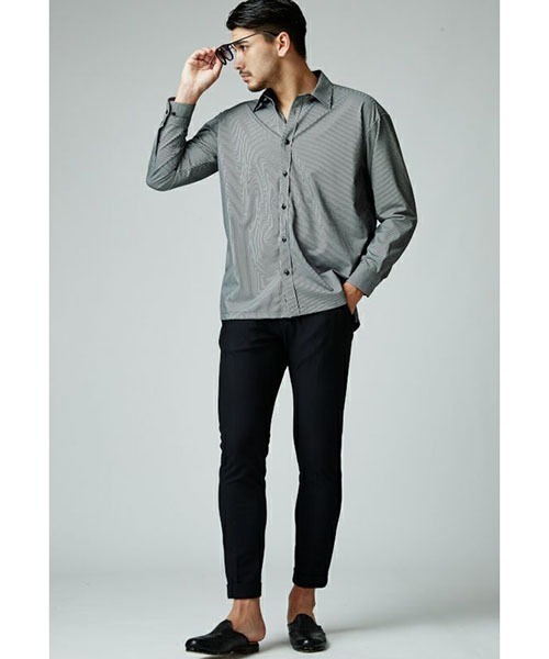 1 piu 1 uguale 3（ウノピゥウノウグァーレトレ）の「STRIPE BIG SHIRTS（シャツ/ブラウス・メンズ・ブラック/ネイビー・Ⅲ/Ⅳ）」の12枚目の写真