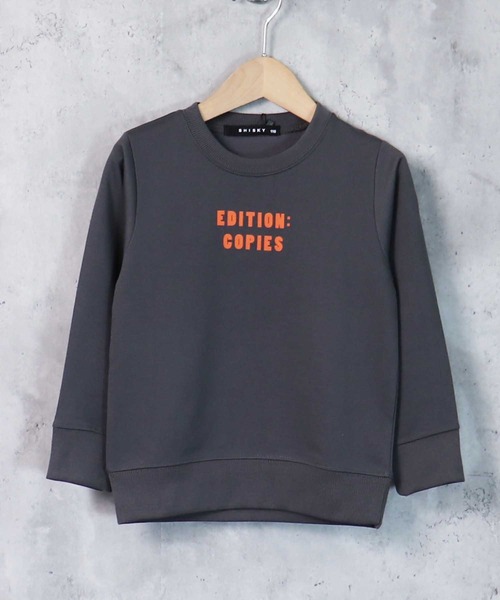 THE CASUAL(カジュアル)の「クルーネックロゴプリントトレーナー キッズ(スウェット・キッズ・ベージュ/パープル/オフホワイト/ミント/モカ/チャコール/ホワイト系/ブラック系1/杢グレー/ブラック系/ブラック系2/ブラック系3/ブラック系5/ブラック系4/グレー系/グリーン系/ブラウン系/ブルー系・150cm/130cm/110cm/140cm/160cm/120cm)」の11枚目の写真