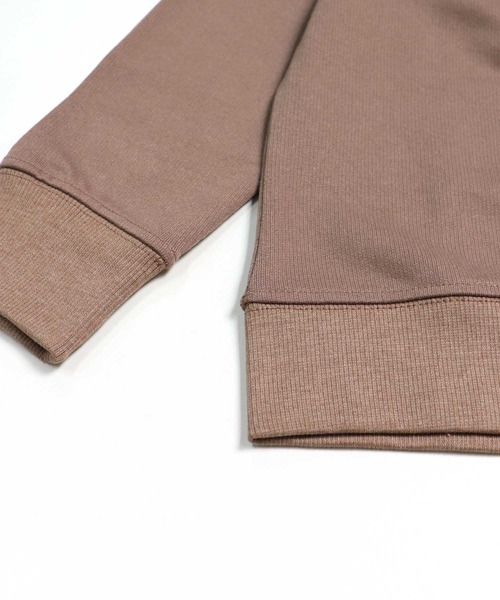 THE CASUAL(カジュアル)の「クルーネックロゴプリントトレーナー キッズ(スウェット・キッズ・ベージュ/パープル/オフホワイト/ミント/モカ/チャコール/ホワイト系/ブラック系1/杢グレー/ブラック系/ブラック系2/ブラック系3/ブラック系5/ブラック系4/グレー系/グリーン系/ブラウン系/ブルー系・150cm/130cm/110cm/140cm/160cm/120cm)」の22枚目の写真