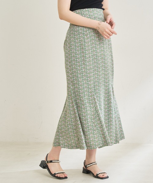 natural couture(ナチュラルクチュール)の「大人レディな雰囲気纏うアソート花柄マーメイドスカート(スカート・レディース・アイボリー/グリーン系/ブルー系・FREE)」の3枚目の写真
