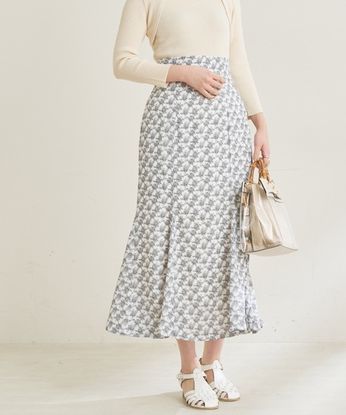 natural couture(ナチュラルクチュール)の「大人レディな雰囲気纏うアソート花柄マーメイドスカート(スカート・レディース・アイボリー/グリーン系/ブルー系・FREE)」の4枚目の写真