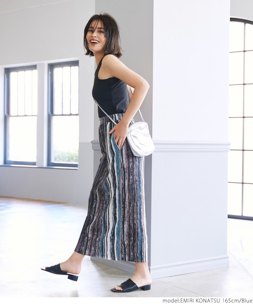 coca(coca)(コカ)の「細プリーツエスニックストライプ柄スカート(スカート・レディース・ブルー・ONE SIZE)」の3枚目の写真