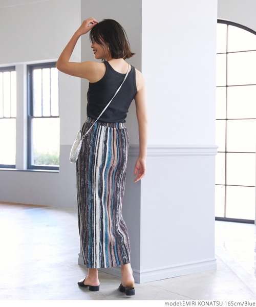 coca(coca)(コカ)の「細プリーツエスニックストライプ柄スカート(スカート・レディース・ブルー・ONE SIZE)」の5枚目の写真