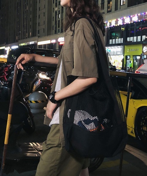 c.u.l(シーユーエル)の「【c.u.l】コットンメッシュトートバッグ cula374(トートバッグ・レディース・ブラック/ホワイト・FREE)」の3枚目の写真