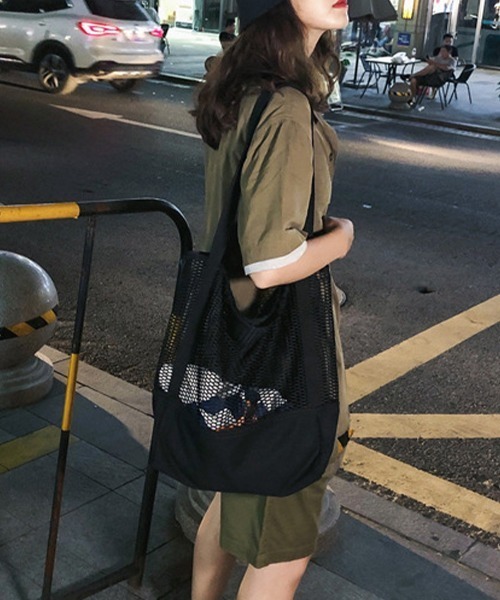 c.u.l(シーユーエル)の「【c.u.l】コットンメッシュトートバッグ cula374(トートバッグ・レディース・ブラック/ホワイト・FREE)」の5枚目の写真