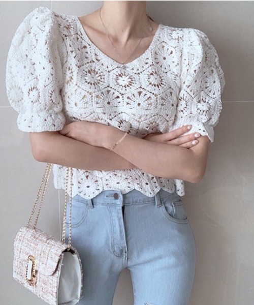 Chaco closet（チャコ クローゼット）の「クロシェレースVネックパフスリーブブラウス（シャツ/ブラウス・レディース・ホワイト/アイボリー・FREE）」の5枚目の写真