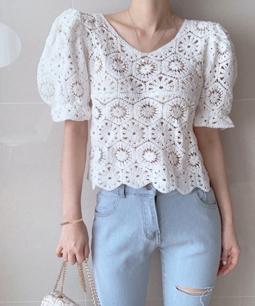 Chaco closet（チャコ クローゼット）の「クロシェレースVネックパフスリーブブラウス（シャツ/ブラウス・レディース・ホワイト/アイボリー・FREE）」の6枚目の写真