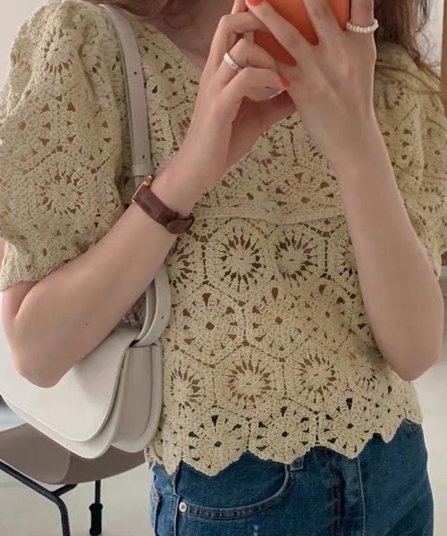 Chaco closet（チャコ クローゼット）の「クロシェレースVネックパフスリーブブラウス（シャツ/ブラウス・レディース・ホワイト/アイボリー・FREE）」の11枚目の写真