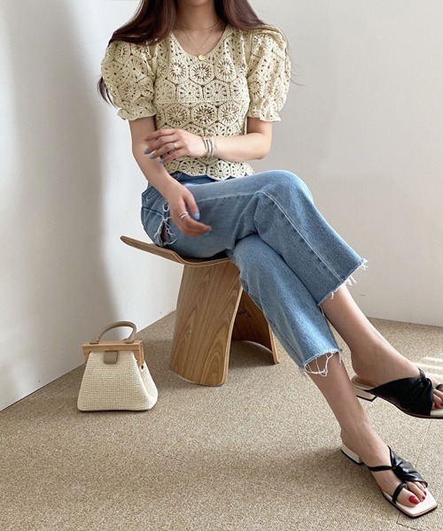 Chaco closet（チャコ クローゼット）の「クロシェレースVネックパフスリーブブラウス（シャツ/ブラウス・レディース・ホワイト/アイボリー・FREE）」の14枚目の写真