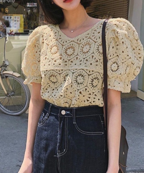 Chaco closet（チャコ クローゼット）の「クロシェレースVネックパフスリーブブラウス（シャツ/ブラウス・レディース・ホワイト/アイボリー・FREE）」の16枚目の写真