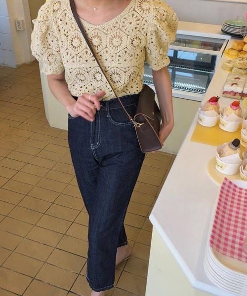 Chaco closet（チャコ クローゼット）の「クロシェレースVネックパフスリーブブラウス（シャツ/ブラウス・レディース・ホワイト/アイボリー・FREE）」の19枚目の写真