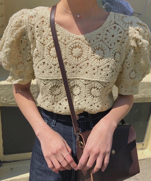 Chaco closet（チャコ クローゼット）の「クロシェレースVネックパフスリーブブラウス（シャツ/ブラウス・レディース・ホワイト/アイボリー・FREE）」の18枚目の写真