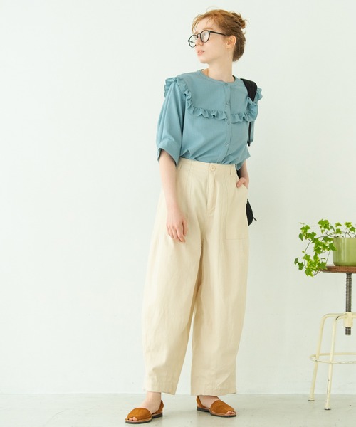 Crisp（クリスプ）の「ヨークフリルワッシャーブラウス（シャツ/ブラウス・レディース・ブルー/グリーン/アイボリー・FREE）」の12枚目の写真