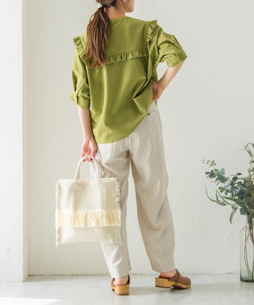 Crisp（クリスプ）の「ヨークフリルワッシャーブラウス（シャツ/ブラウス・レディース・ブルー/グリーン/アイボリー・FREE）」の21枚目の写真