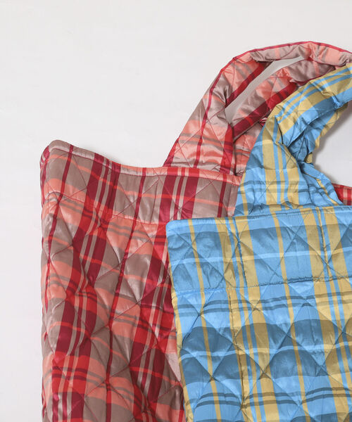 NE QUITTEZ PAS!（ヌキテパ）の「【ne Quittez pas/ ヌキテパ】◇【WEB限定】キルトバッグ（トートバッグ・レディース・レッド系その他/ブルー系その他・FREE）」の3枚目の写真