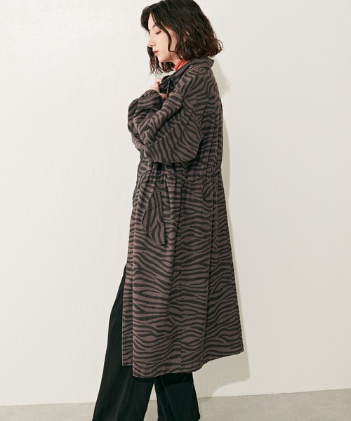 Lui's（ルイス）の「ライナー付きゼブラプリントモッズコート（モッズコート・レディース・グレー・FREE）」の3枚目の写真