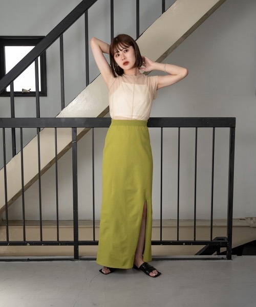Amiur(エミレ)の「front slit long tight skirt(スカート・レディース・ブラック/グリーン/グレー系その他・FREE)」の2枚目の写真