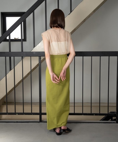 Amiur(エミレ)の「front slit long tight skirt(スカート・レディース・ブラック/グリーン/グレー系その他・FREE)」の11枚目の写真