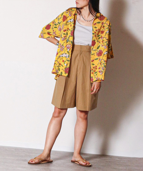 journal standard L'essage(ジャーナルスタンダードレサージュ)の「OUMIタイプライターショートパンツ(その他パンツ・レディース・キャメル/ネイビー・FREE)」の3枚目の写真