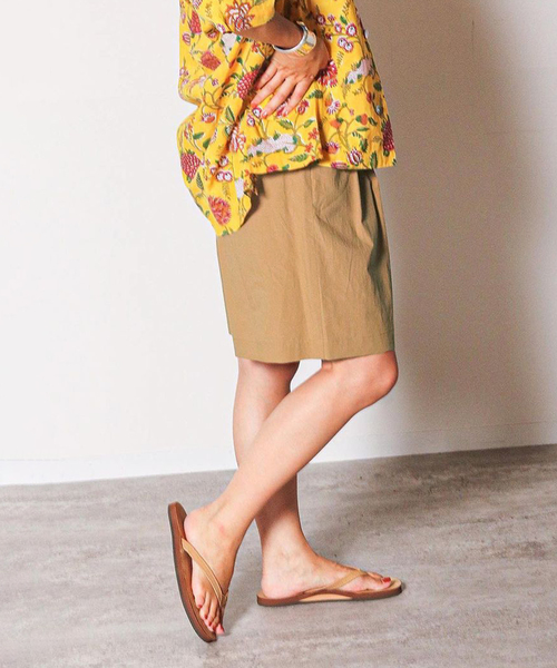 journal standard L'essage(ジャーナルスタンダードレサージュ)の「OUMIタイプライターショートパンツ(その他パンツ・レディース・キャメル/ネイビー・FREE)」の4枚目の写真