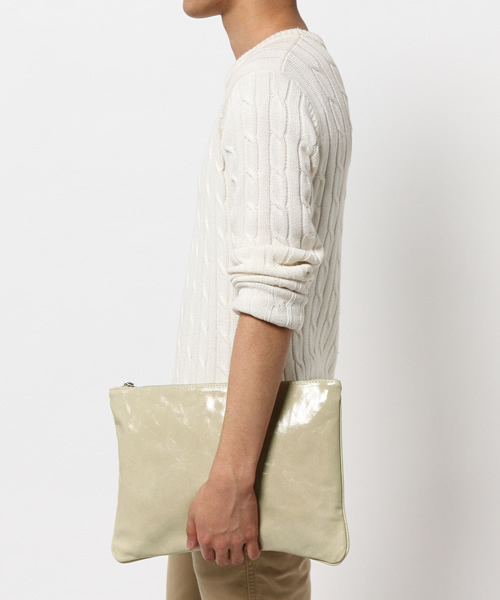 BEAMS LIGHTS Men's（ビームスライツ メンズ）の「BEAMS LIGHTS / エナメルクラッチバッグ（クラッチバッグ・メンズ・ベージュ/ブルー/ネイビー・ONE SIZE）」の9枚目の写真