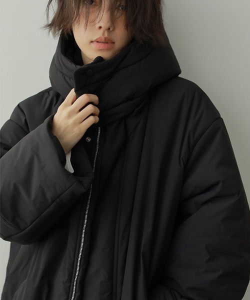 ETRE TOKYO（エトレトウキョウ）の「フーディパディングロングコート
