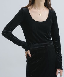 NEUNA | 去年人気により完売したアイテムが再登場！【パット付き！1枚で楽々着れる。】【前後2wayで着られる！】2wayベロアカットソー(Tシャツ/カットソー)