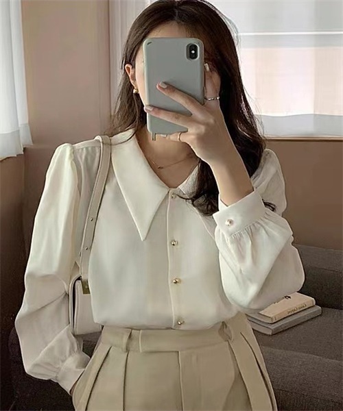 FREE STYLISTS(フリー スタイリスト)の「ゴールドボタンドレスシャツ(シャツ/ブラウス・レディース・ブラック/ホワイト・M/XL/S/L)」の6枚目の写真