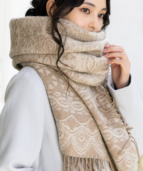 QUEENHEAD(クイーンヘッド)の「大判アンティークストールマフラー(マフラー・レディース・ブラック系/ベージュ系/パープル系/グレー系/ブラウン系/ブルー系・FREE)」の2枚目の写真