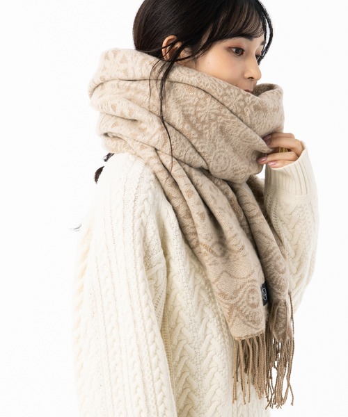 QUEENHEAD(クイーンヘッド)の「大判アンティークストールマフラー(マフラー・レディース・ブラック系/ベージュ系/パープル系/グレー系/ブラウン系/ブルー系・FREE)」の8枚目の写真