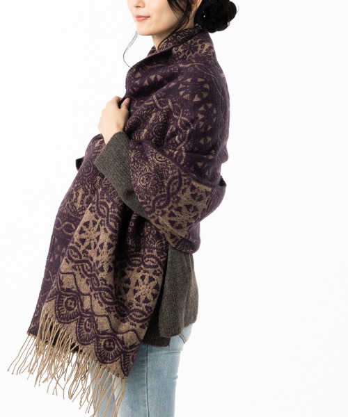 QUEENHEAD(クイーンヘッド)の「大判アンティークストールマフラー(マフラー・レディース・ブラック系/ベージュ系/パープル系/グレー系/ブラウン系/ブルー系・FREE)」の10枚目の写真