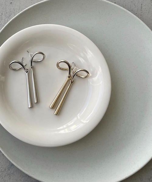 cheriella（シェリエラ）の「【cheriella】ドローイングラインロングピアス（ピアス（両耳用）・レディース・ゴールド/シルバー・FREE）」の6枚目の写真