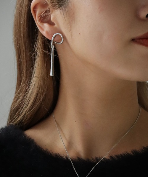 cheriella（シェリエラ）の「【cheriella】ドローイングラインロングピアス（ピアス（両耳用）・レディース・ゴールド/シルバー・FREE）」の5枚目の写真