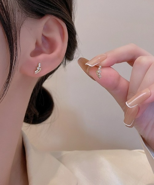 LAC-VERT（ラック・ヴェール）の「ゴールドムーンミニピアス（ピアス（両耳用）・レディース・その他1/その他2・FREE）」の6枚目の写真