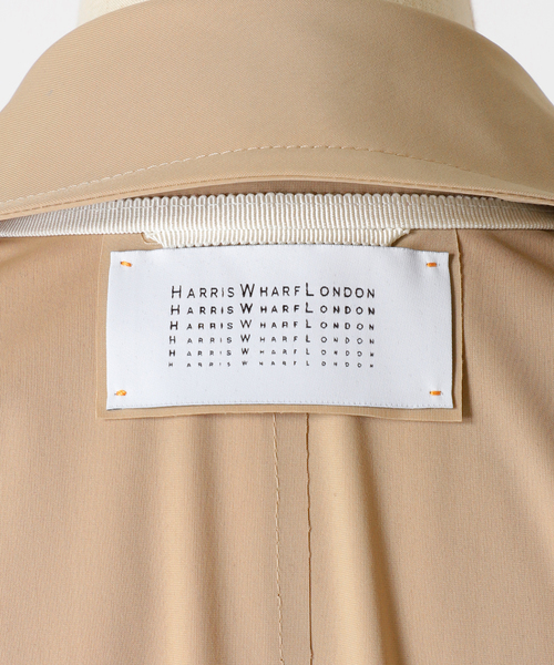 HARRIS WHARF LONDON(ハリスワーフロンドン)の「【HARRIS WHARF LONDON】Women dropped shoulder mac:トレンチコート(トレンチコート・レディース・キャメル・40)」の19枚目の写真