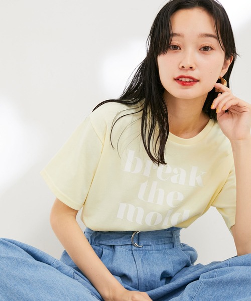 VIS（ビス）の「【洗える】アソートロゴクルーネックTシャツ（Tシャツ/カットソー・レディース・ブラック/ホワイト系その他/ホワイト系その他2/イエロー・FREE）」の6枚目の写真