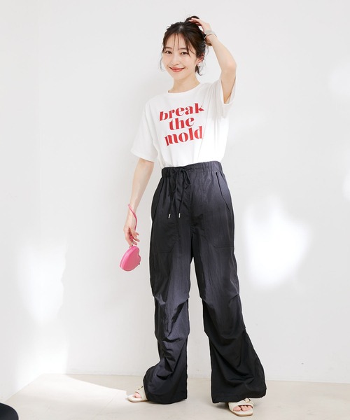 VIS（ビス）の「【洗える】アソートロゴクルーネックTシャツ（Tシャツ/カットソー・レディース・ブラック/ホワイト系その他/ホワイト系その他2/イエロー・FREE）」の5枚目の写真